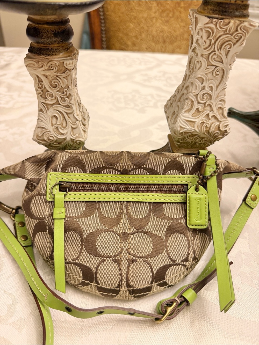 Coach  VINTAGE Tan Signature Canvas Swingback Bag with Leather Lime Trim